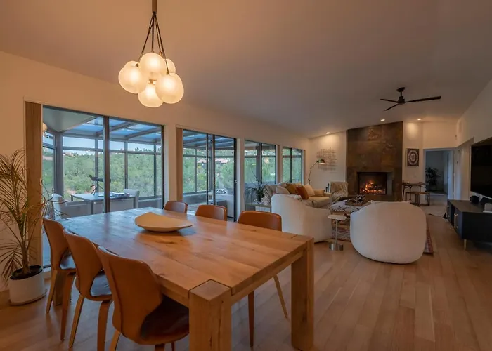 Red Rock Paradise Amazing Views And Hot Tub Holiday home *